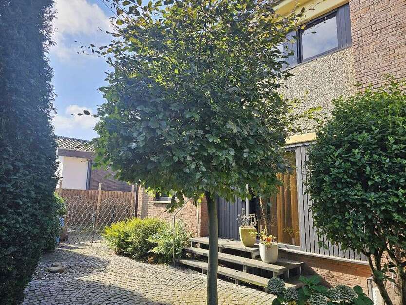 Haus zum Kaufen in Krefeld 359.000 € 102 m²