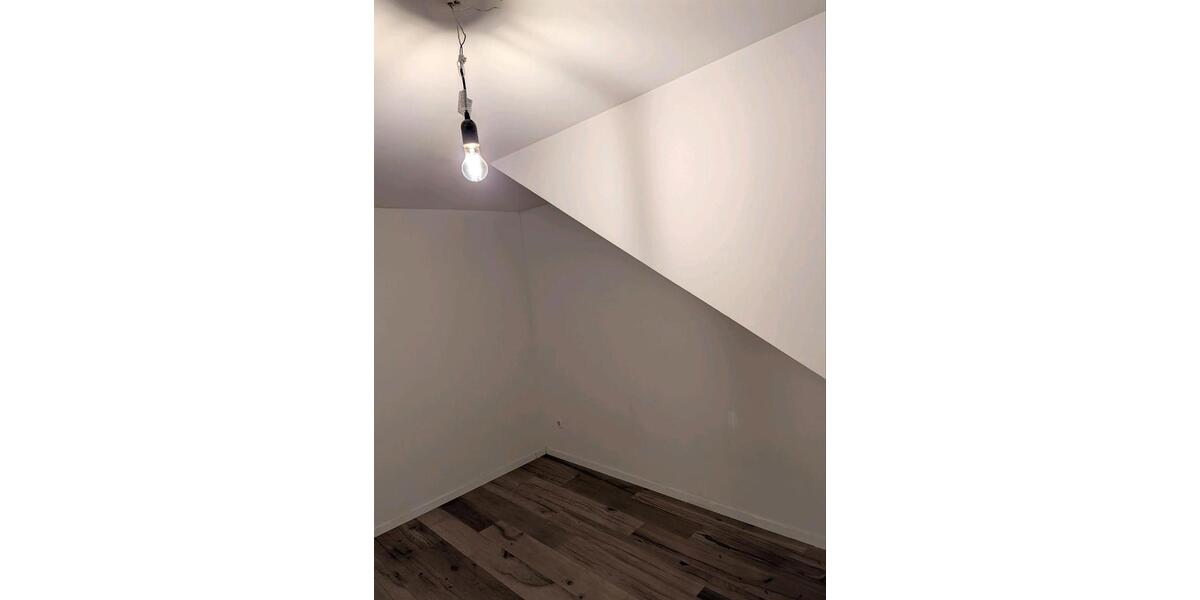 Gemütliche 2,5-Zimmer-Dachgeschosswohnung ab 20. Februar frei 2.5 zimmer