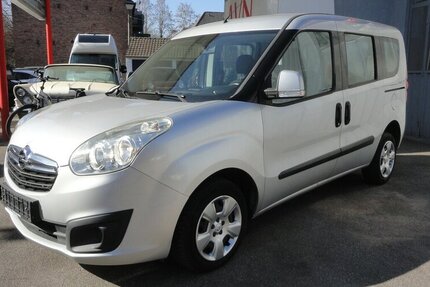 Opel Combo Edition 1,6 d Klima PDC SHZ AHK 5Sitzer 124.000 km 5.999 &euro; Neuss 41462