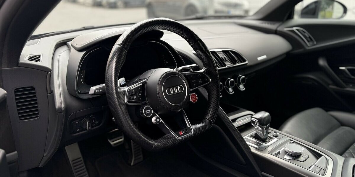 Audi R8 / 5.2 FSI quattro / 570PS / V10 FSI 110.000 km 99.900 &euro; Mönchengladbach 41066