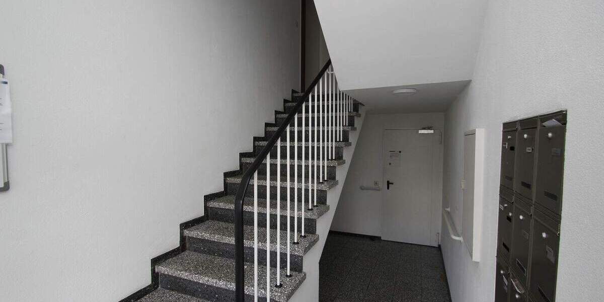 Zentral gelegene 4-Zimmer- Wohnung mit Balkon in Hochparterre 4 zimmer