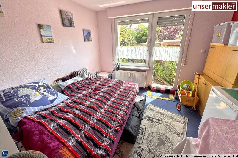 Gepflegtes Dreifamilienhaus zzgl. App. 2x Garagen und Traumgarten