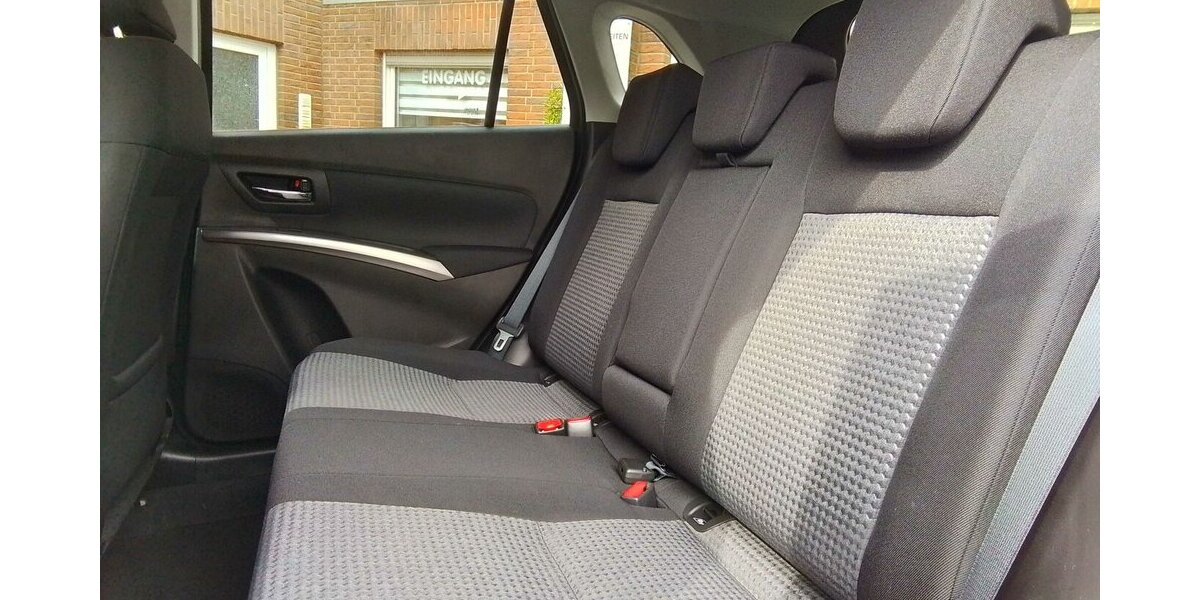 Suzuki S-Cross 1.4 Comfort+Allwetter+Kamera+Sitzheizung 18.595 km 20.990 &euro; Meerbusch 40667