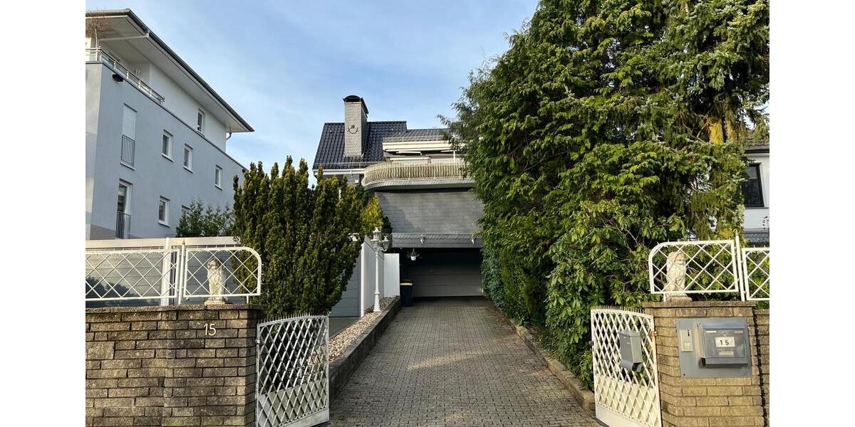 Traumhafte EG-Wohnung mit Garten in Bestlage von Privat 4 zimmer