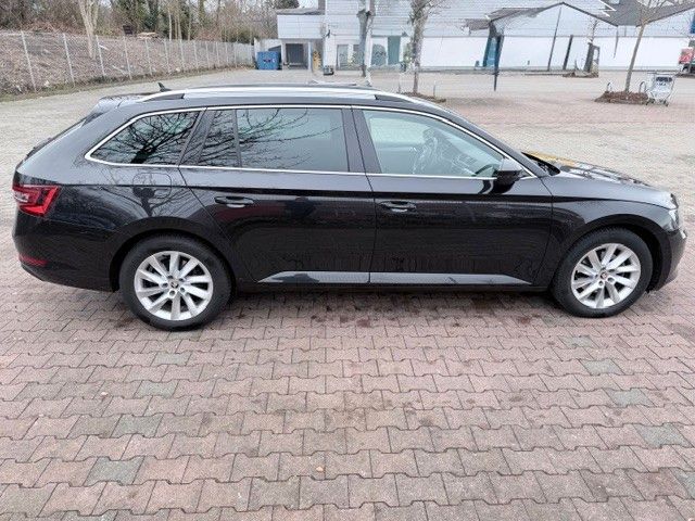 Skoda Superb 200.800 km 13.700 &euro; Düsseldorf 40629