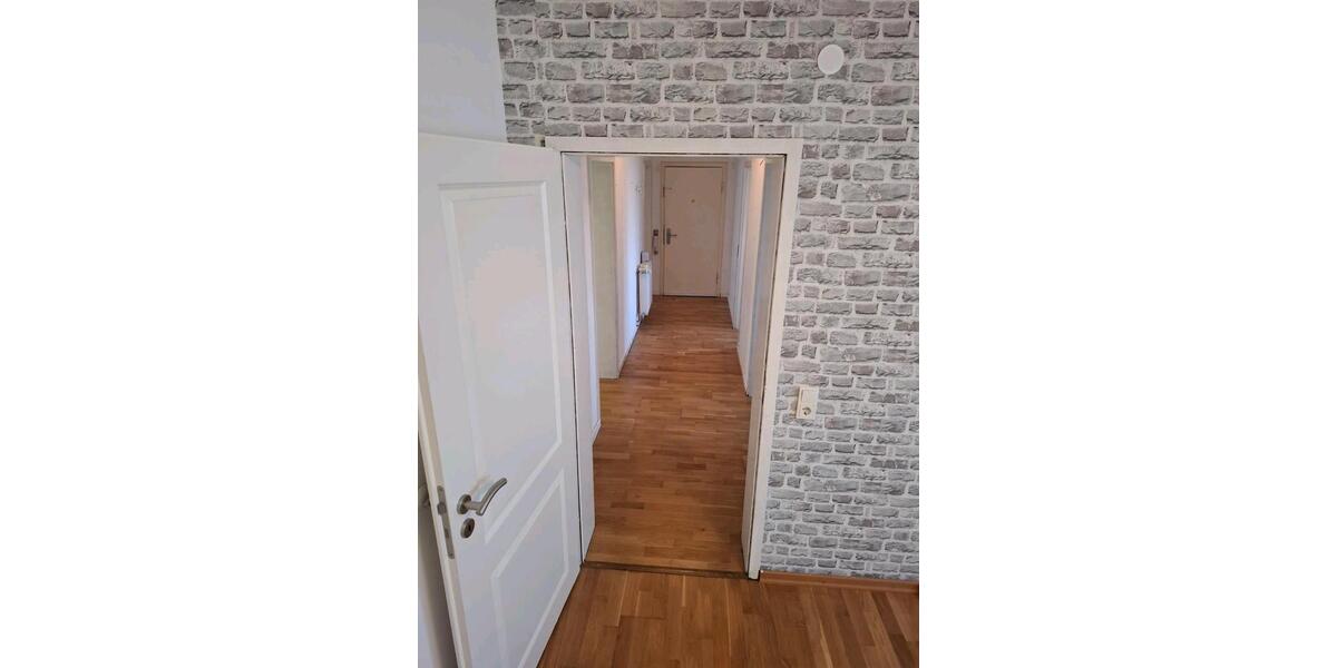 Erdgeschoss Wohnung mit Garten 1790 € VB 4 zimmer