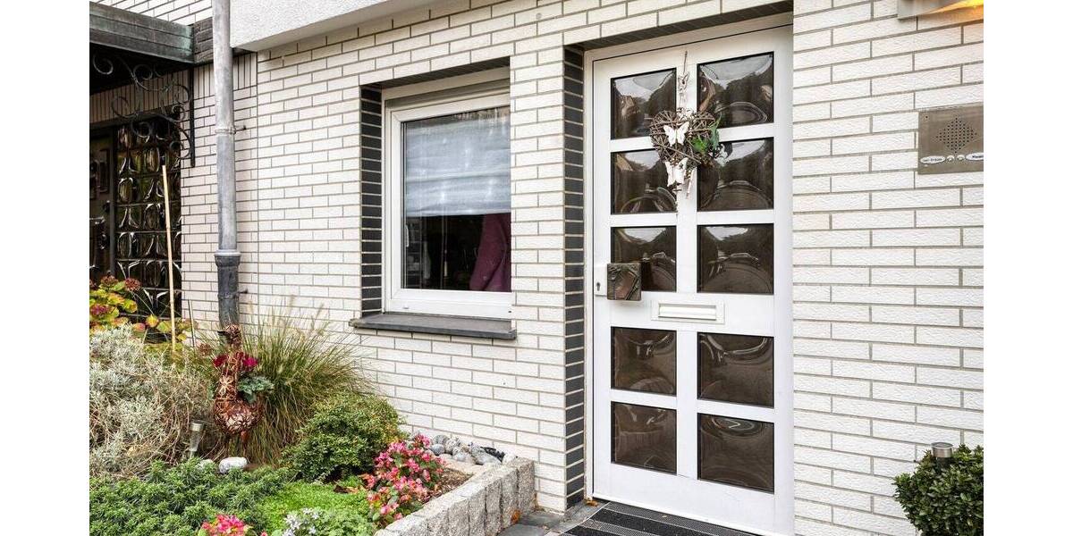 Drei Etagen voller Möglichkeiten - Reihenendhaus mit Einliegerwohnung, Garten & Garage in Winkhausen 7 zimmer