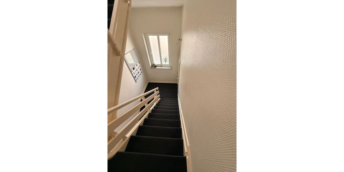 Repräsentative Bürofläche mit Stuckdecken in Düsseldorf-Pempelfort - Gewerbeobjekt Düsseldorf Pempelfort | Angebot:26801901