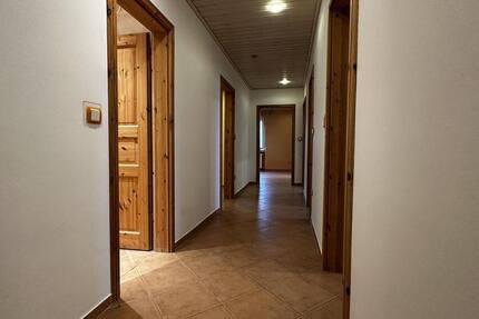 4-Zimmer-Wohnung mit Balkon, Aufzug und Kellerraum zu vermieten! 4 zimmer