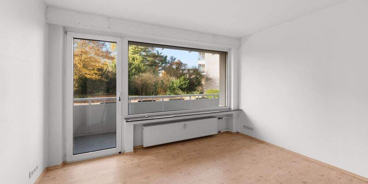 2 Wohnungen zusammegelegt 128 qm+ Balkon+ TG Stellplatz+EG 4 zimmer