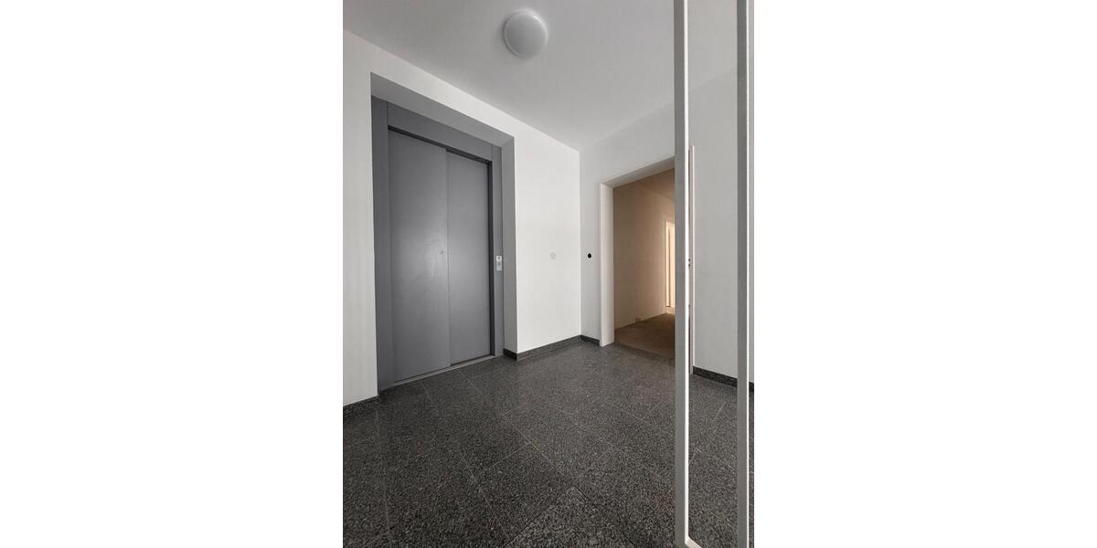 Etagenwohnung Duisburg Mittelmeiderich - 4 Zimmer, 93 m&sup2;, 1.150&euro; | Angebot:25638784