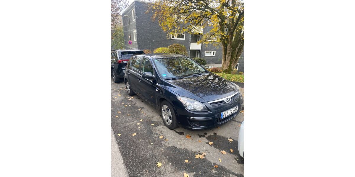 Hyundai i30 115.000 km 2.700 &euro; Wuppertal 42119