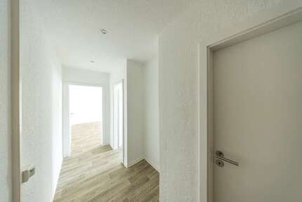 Wohnung zum Mieten in Löderburg 619 € 100 m²
