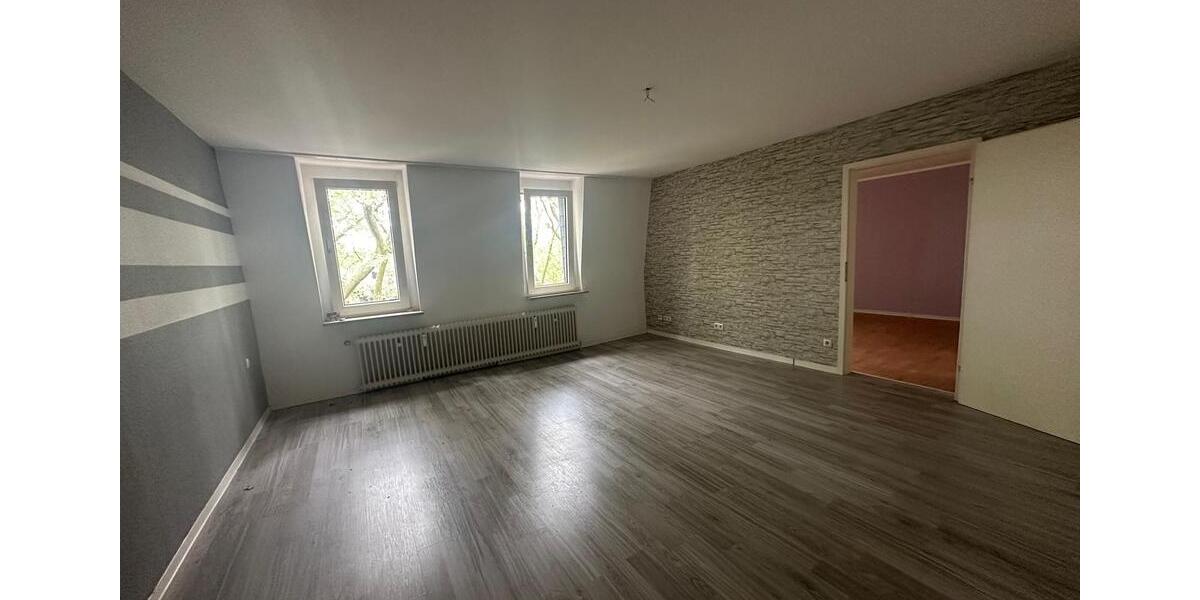Dachgeschoßwohnung Duisburg Essenberg - 3 Zimmer, 82 m&sup2;, 500&euro; | Angebot:26428316