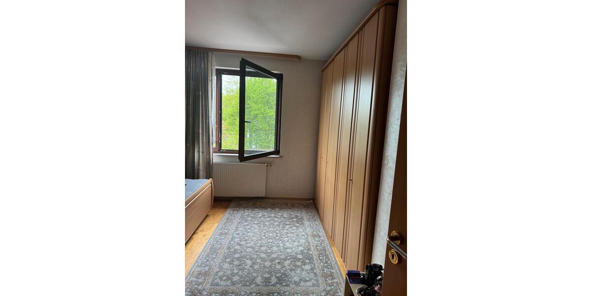 Etagenwohnung Neuss Gnadental - 4 Zimmer, 107 m&sup2;, 2.100&euro; | Angebot:26428285
