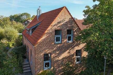 Charaktervolles Zuhause mit zusätzlicher Wohneinheit in zentraler Lage von Willich-Neersen! 9 zimmer