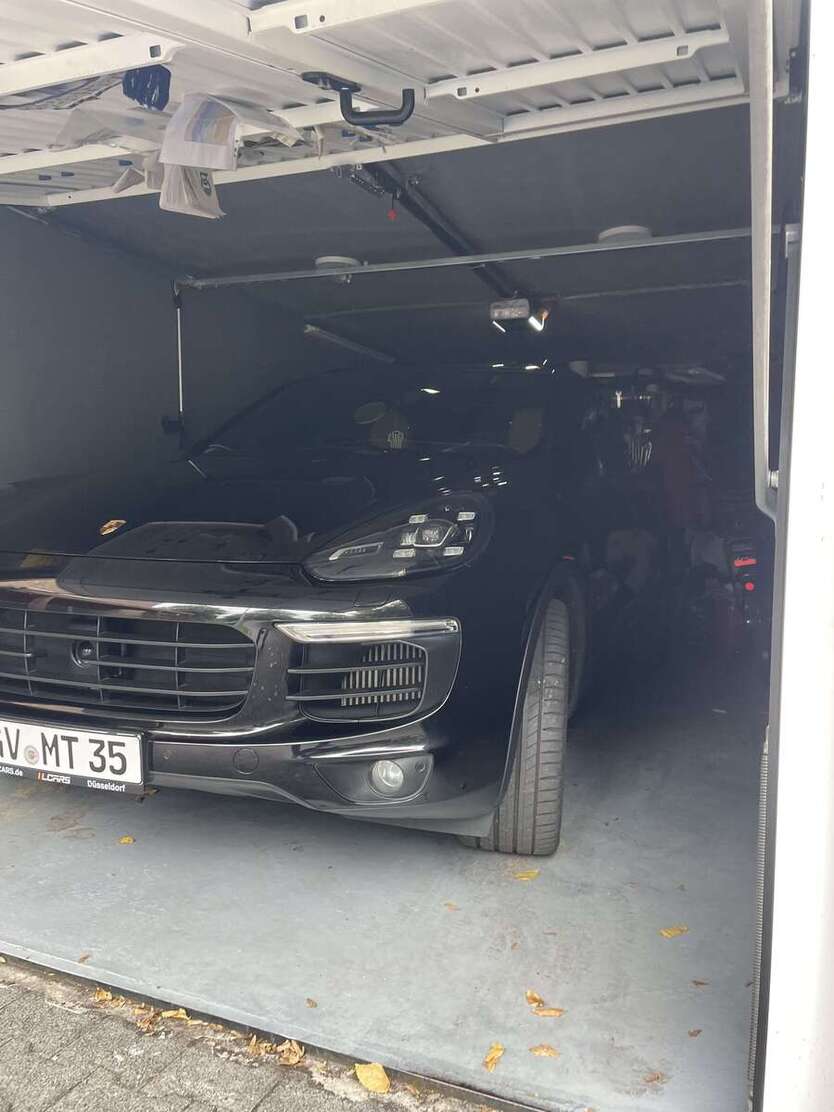 Porsche Cayenne 144.000 km 41.000 € Grevenbroich 41515