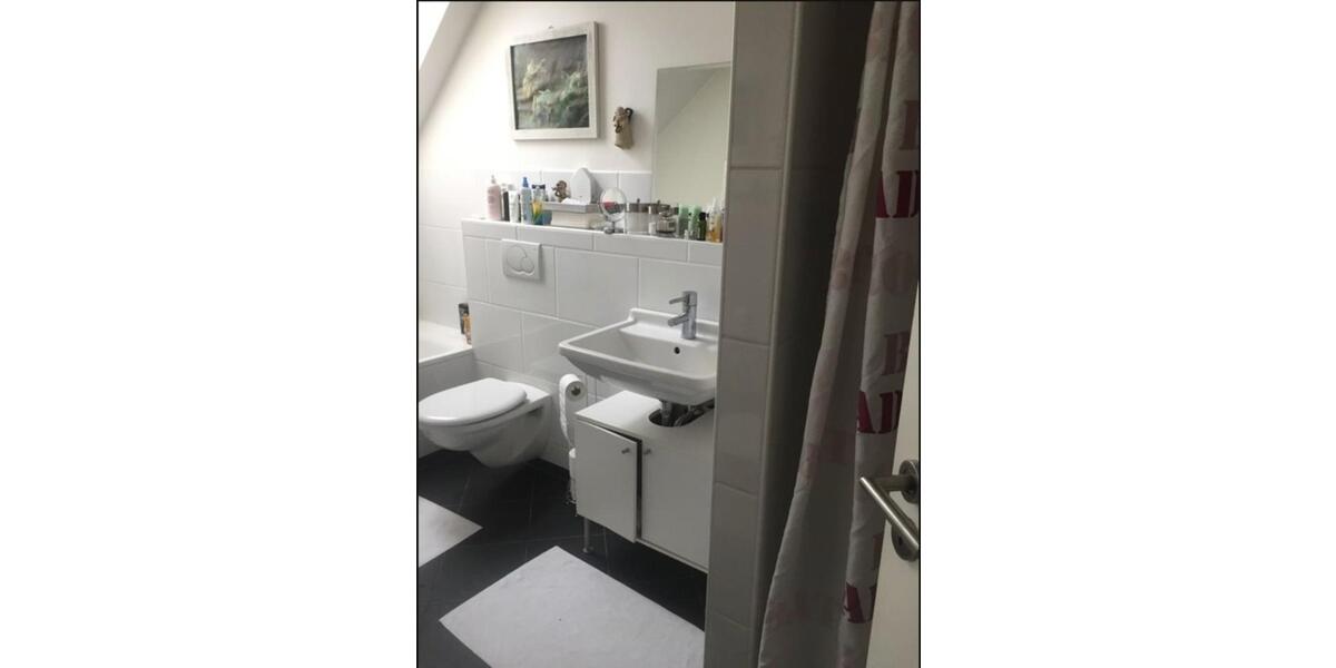 Freistehendes Zweifamilienhaus mit Garten in Düsseldorf Heerdt 8 zimmer