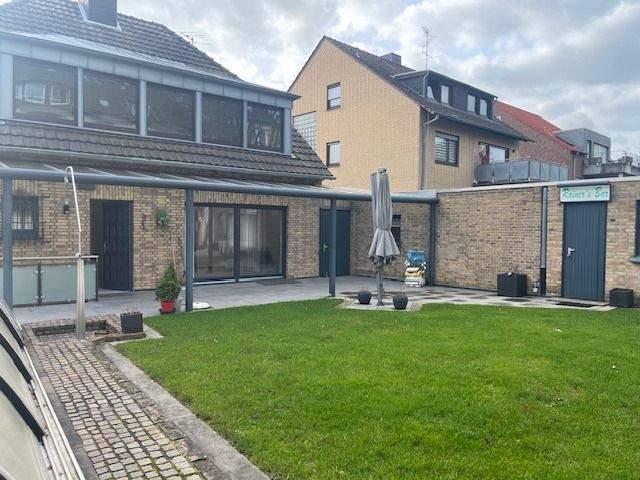 Einfamilienhaus Mönchengladbach Pongs - 7 Zimmer, 150 m&sup2;, 475.000&euro; | Angebot:25391355