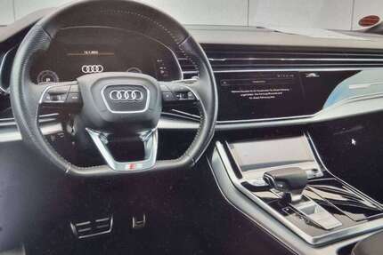 Audi Q8 204.200 km 39.990 &euro; Düsseldorf, Stadt 40221