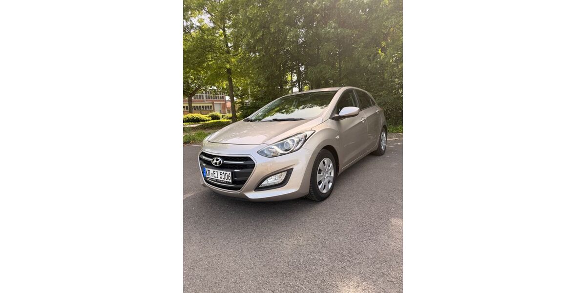 Hyundai i30 90.374 km 7.999 &euro; Krefeld 47805