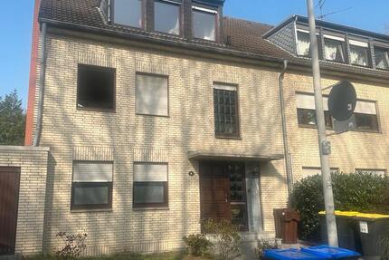 Wohnung Mönchengladbach Süd - 4 Zimmer, 105 m&sup2;, 1.650&euro; | Angebot:25650049