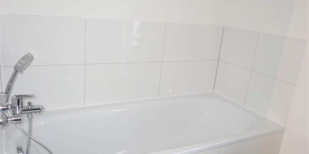 Moderne 3 Zimmer Wohnung mit EBK, Sonnenterrasse, Fernblick. Frisch renoviert. 3 zimmer