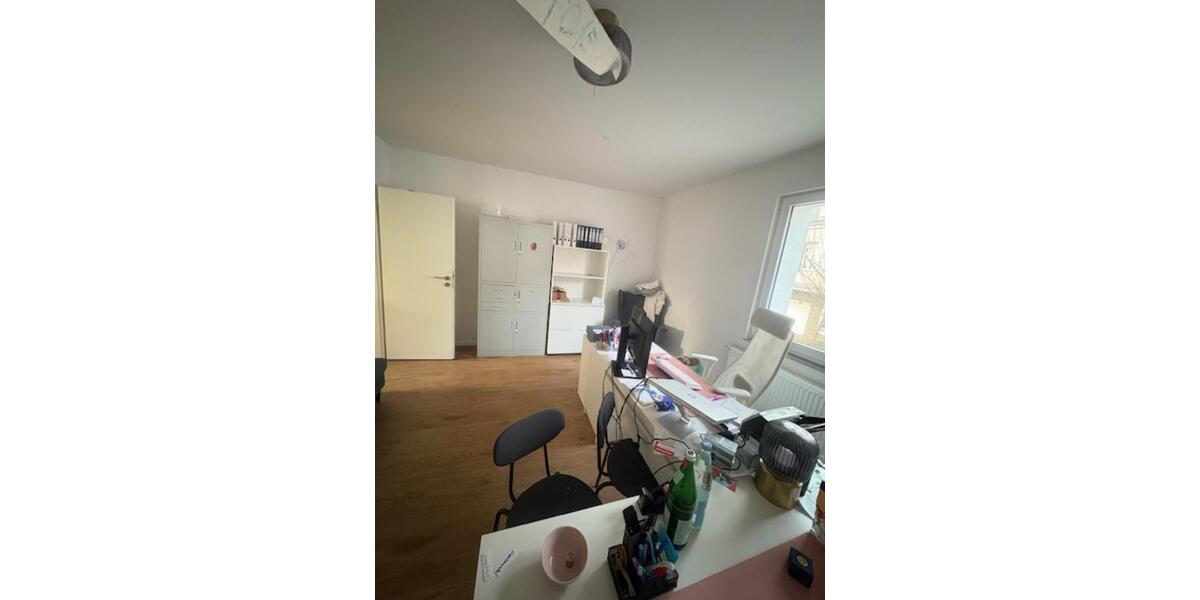 Geräumiges Wohn-Gewerbeobjekt mit zwei Einheiten, Innenhof zimmer