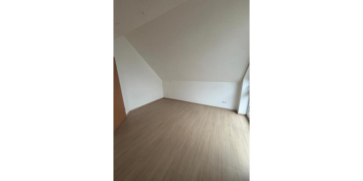 Frisch Renovierte 3 Zimmer Wohnung in ruhiger Lage 3 zimmer