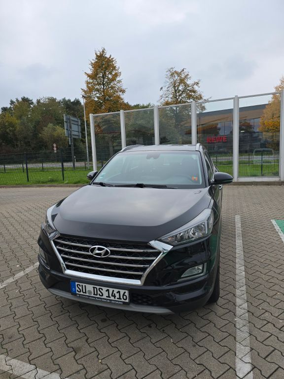 Hyundai TUCSON 68.000 km 18.500 € Dormagen 41540