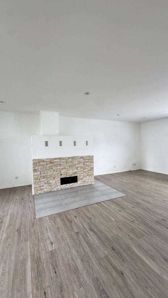 Wohnung zum Mieten in Krefeld 1.160 € 143 m²
