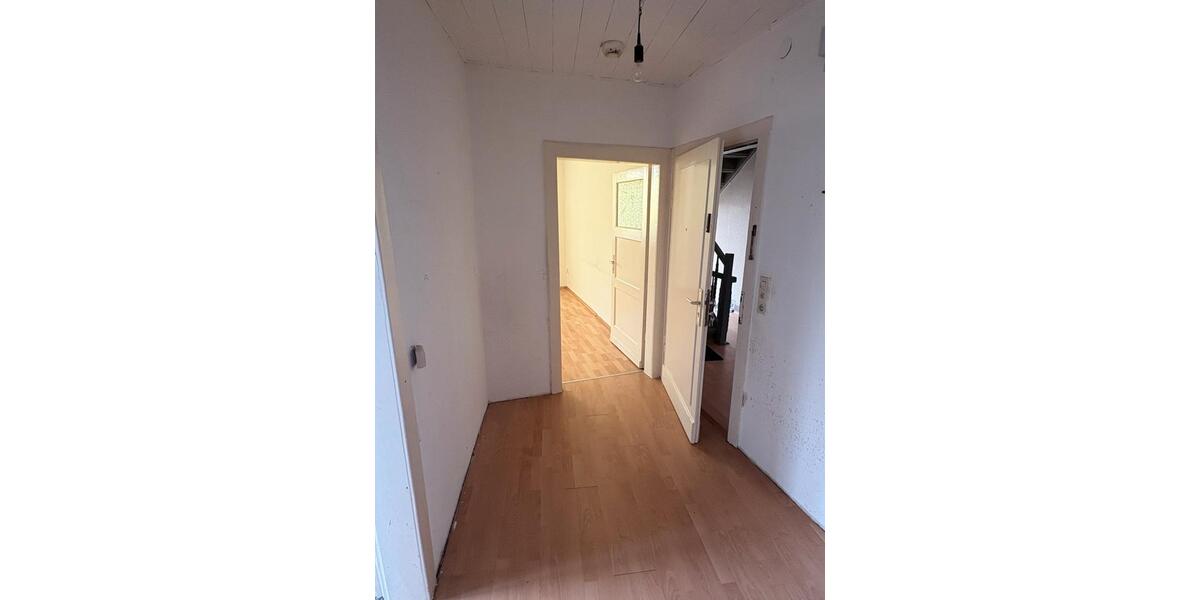 Etagenwohnung Mönchengladbach Ost - 3 Zimmer, 75 m&sup2;, 750&euro; | Angebot:25635943