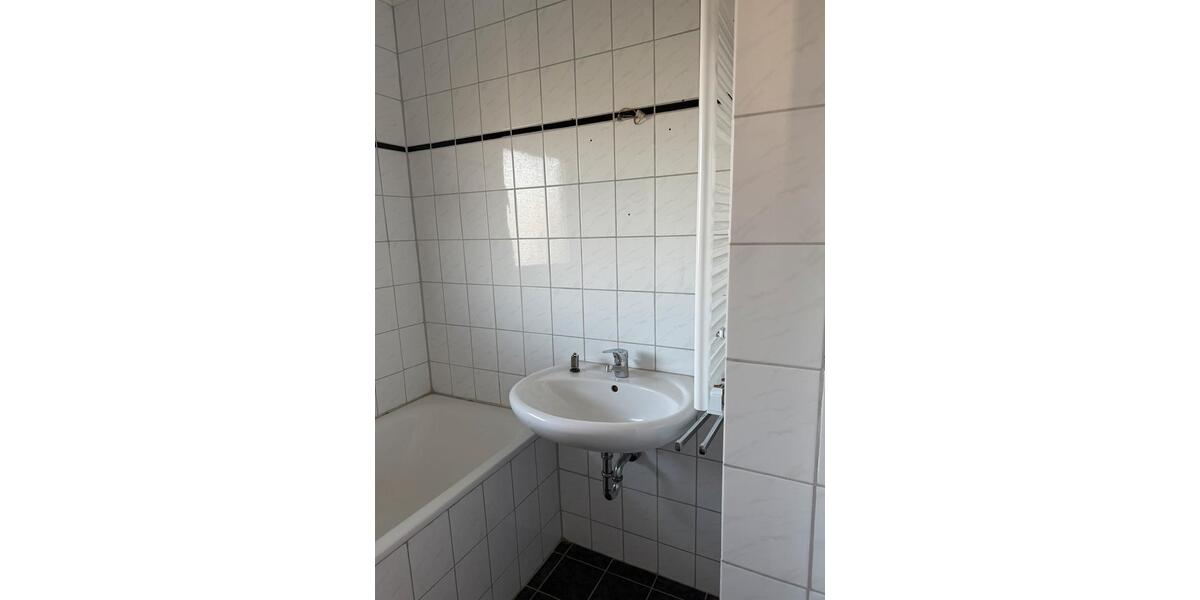 3-Zimmer-Wohnung mit Balkon, Garten & Keller in Kleinenbroich 3 zimmer