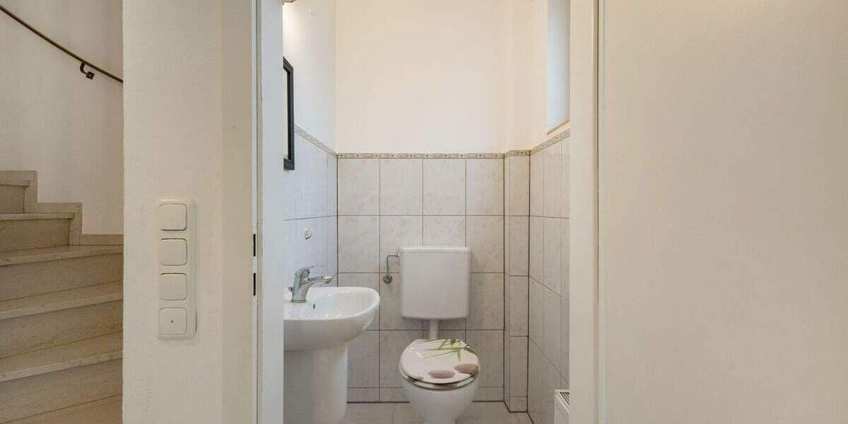 Reihenmittelhaus mit viel Potenzial in Neuss-Grefrath 4 zimmer