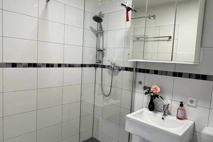 Modernes Apartment mit Loggia, EBK und Aufzug in Moers-Vinn