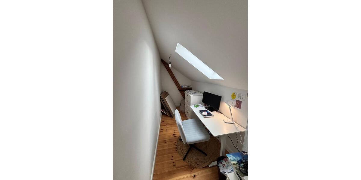 Dachgeschoßwohnung Duisburg Laar - 3 Zimmer, 77 m&sup2;, 725&euro; | Angebot:25343395