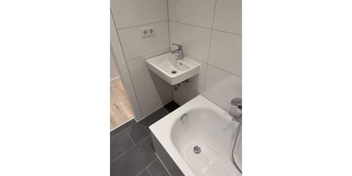 Zentrales Wohnen mit 2 Balkonen nähe Wehrhahn! 4 zimmer