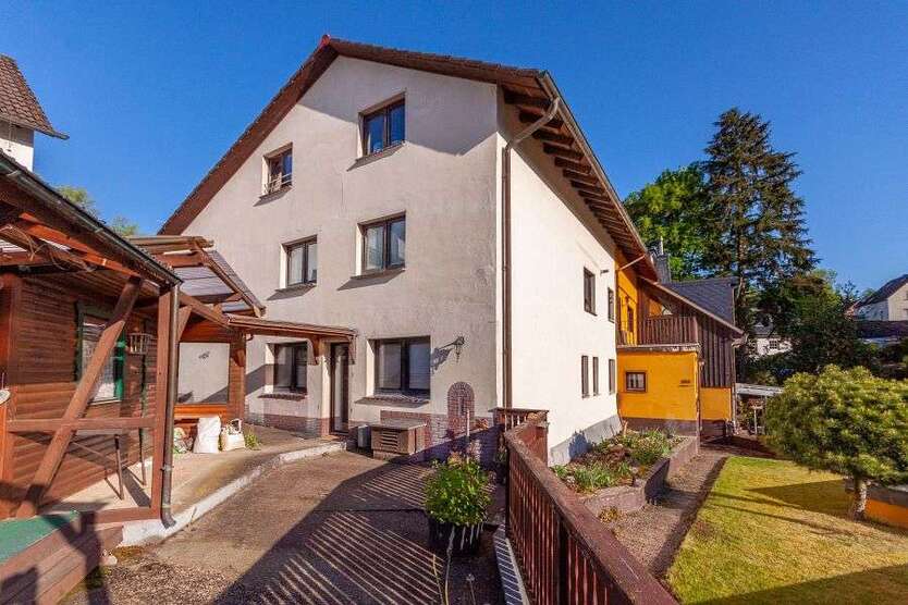 Haus zum Kaufen in Solingen 369.000 € 240 m²