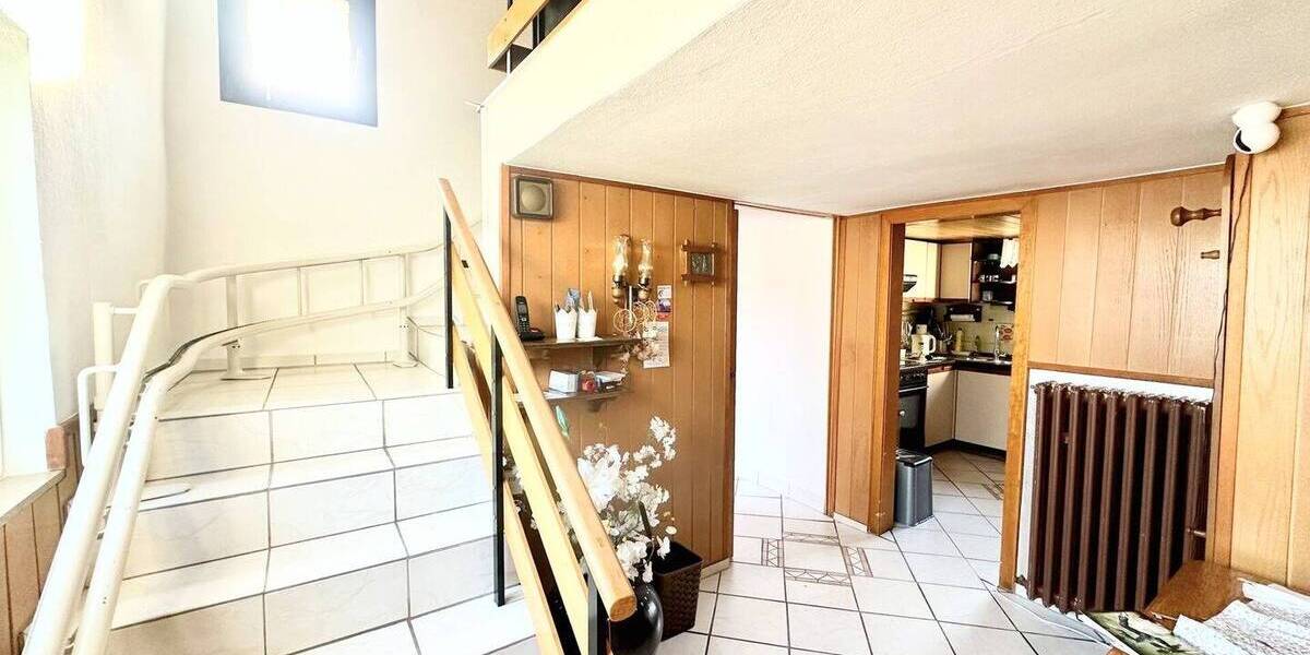 Sanierungsbedürftiges Haus mit großem Garten und Garage in idyllischer Feldrandlage 4 zimmer