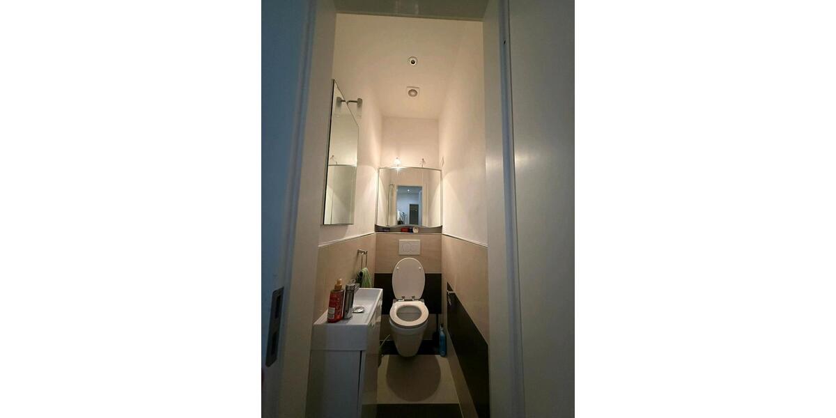 Ich biete eine wunderschöne 4 Zimmer whg.in lierenfeld an 4 zimmer