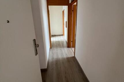 Helle 2-Zimmer-Dachgeschosswohnung in Solingen-Höhscheid 2 zimmer