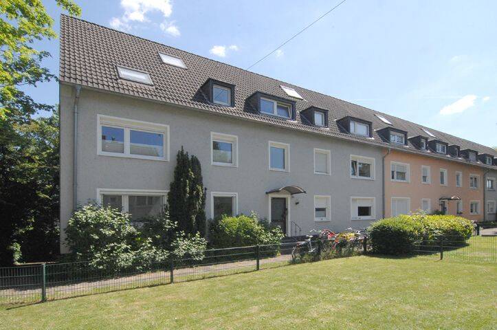 Düsseldorf-Unterrath: 3-Zimmer ETW mit Küche, Bad u. Flur ... plus 27 m² Nutzfläche im UG inkl. Gartennutzung ... Erstbezug nach Totalsanierung 3 zimmer