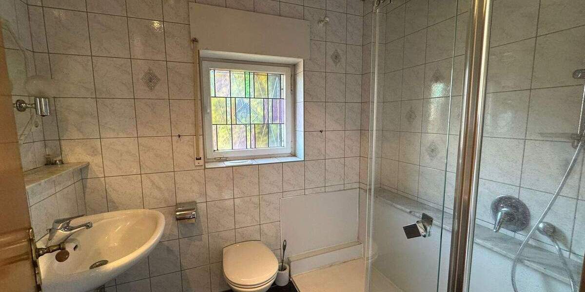 Einfamilienhaus Korschenbroich - 6 Zimmer, 180 m&sup2;, 420.000&euro; | Angebot:25777504