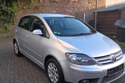 VW Golf 38.303 km 7.300 &euro; Solingen 42655