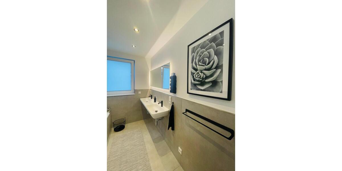 Moderne und helle neuwertige 4-Zimmer Wohnung mit 3 Balkonen im EG in Solingen 4 zimmer