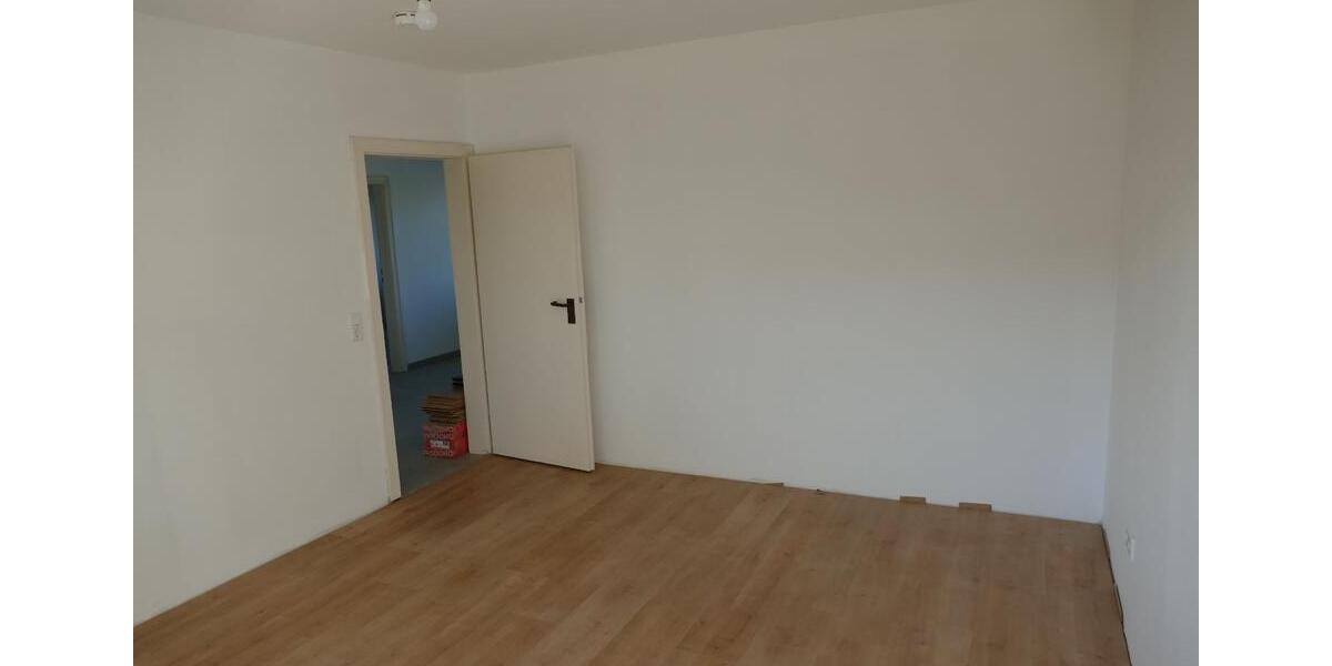 Korschenbroich Glehn, 2ZKDB, Gäste-WC, Balkon, Kamin, 103m², 1.OG 4 zimmer
