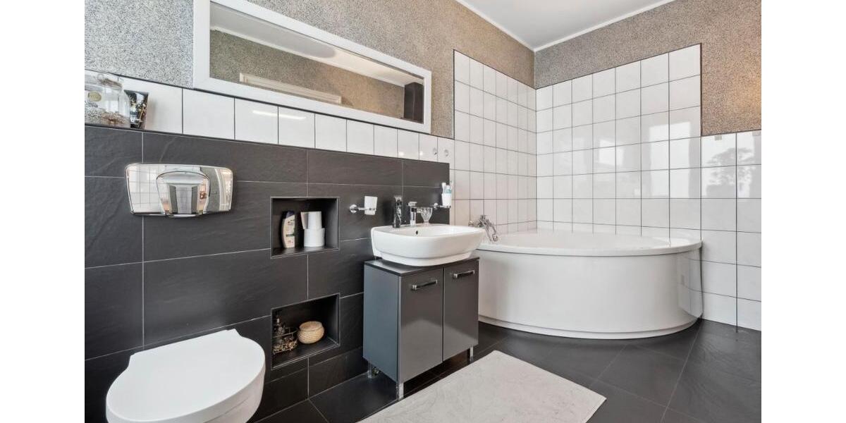 Erdgeschoßwohnung Solingen Höhscheid - 2 Zimmer, 76 m&sup2;, 680&euro; | Angebot:25806802