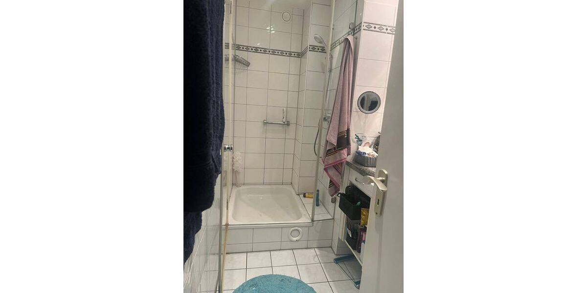 Etagenwohnung Düsseldorf Derendorf - 3 Zimmer, 92 m&sup2;, 1.150&euro; | Angebot:26787900