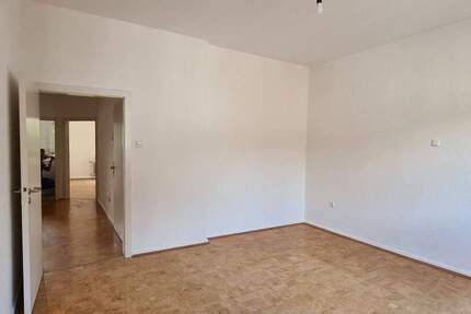 Wohnung Mönchengladbach Stadtmitte - 3 Zimmer, 83 m&sup2;, 830&euro; | Angebot:25705951