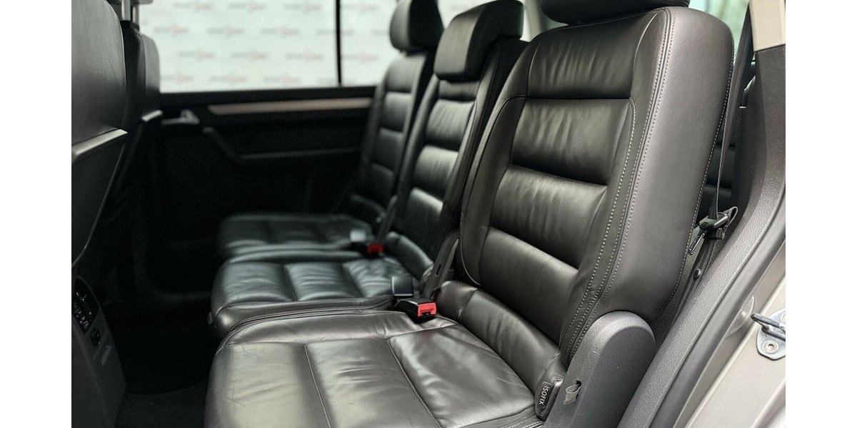 VW Touran R-Line Schiebedach Leder 7Sitze IHand 124.990 km 11.900 &euro; Mönchengladbach 41066